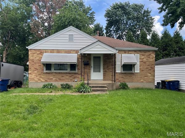 10521 Saint Philip Lane , St Ann, MO 63074