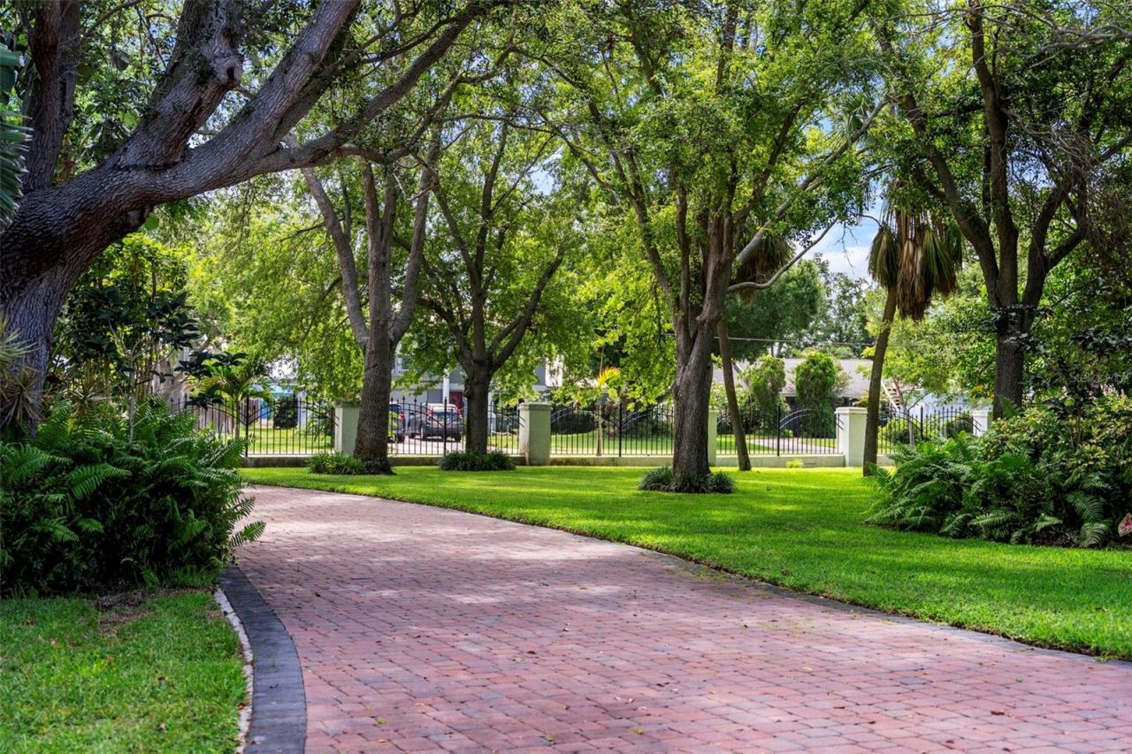 8152 Longbay Boulevard, Sarasota, FL 34243 Photo