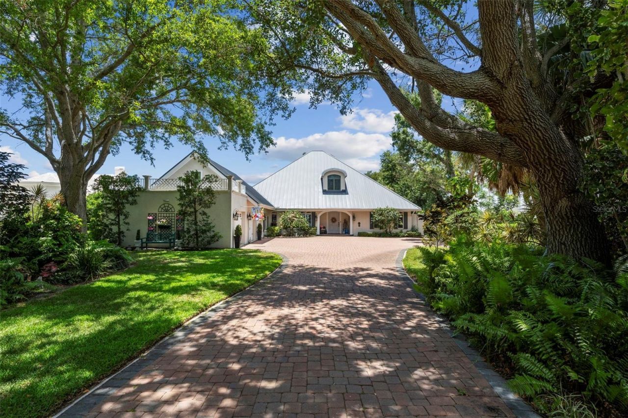 8152 Longbay Boulevard, Sarasota, FL 34243 Photo