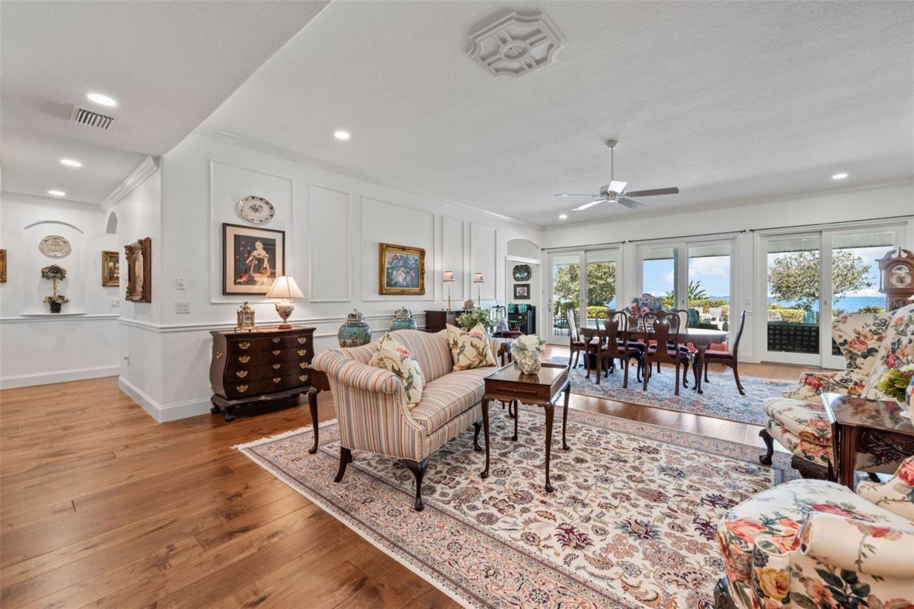 8152 Longbay Boulevard, Sarasota, FL 34243 Photo