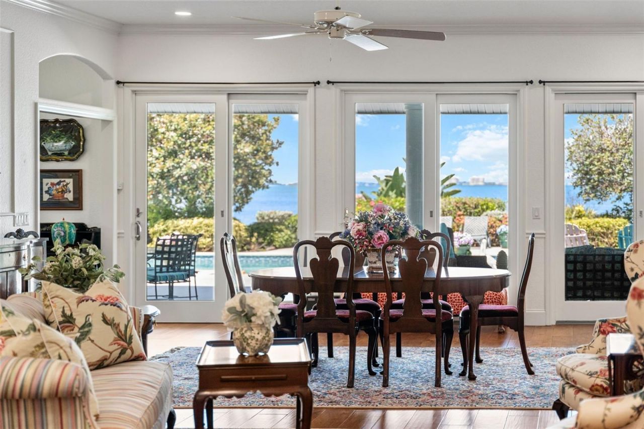 8152 Longbay Boulevard, Sarasota, FL 34243 Photo