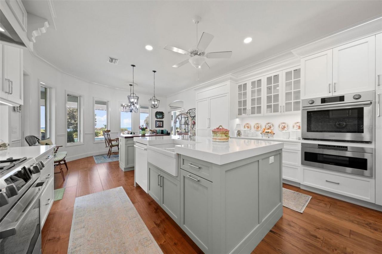 8152 Longbay Boulevard, Sarasota, FL 34243 Photo