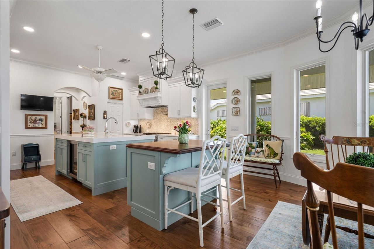 8152 Longbay Boulevard, Sarasota, FL 34243 Photo
