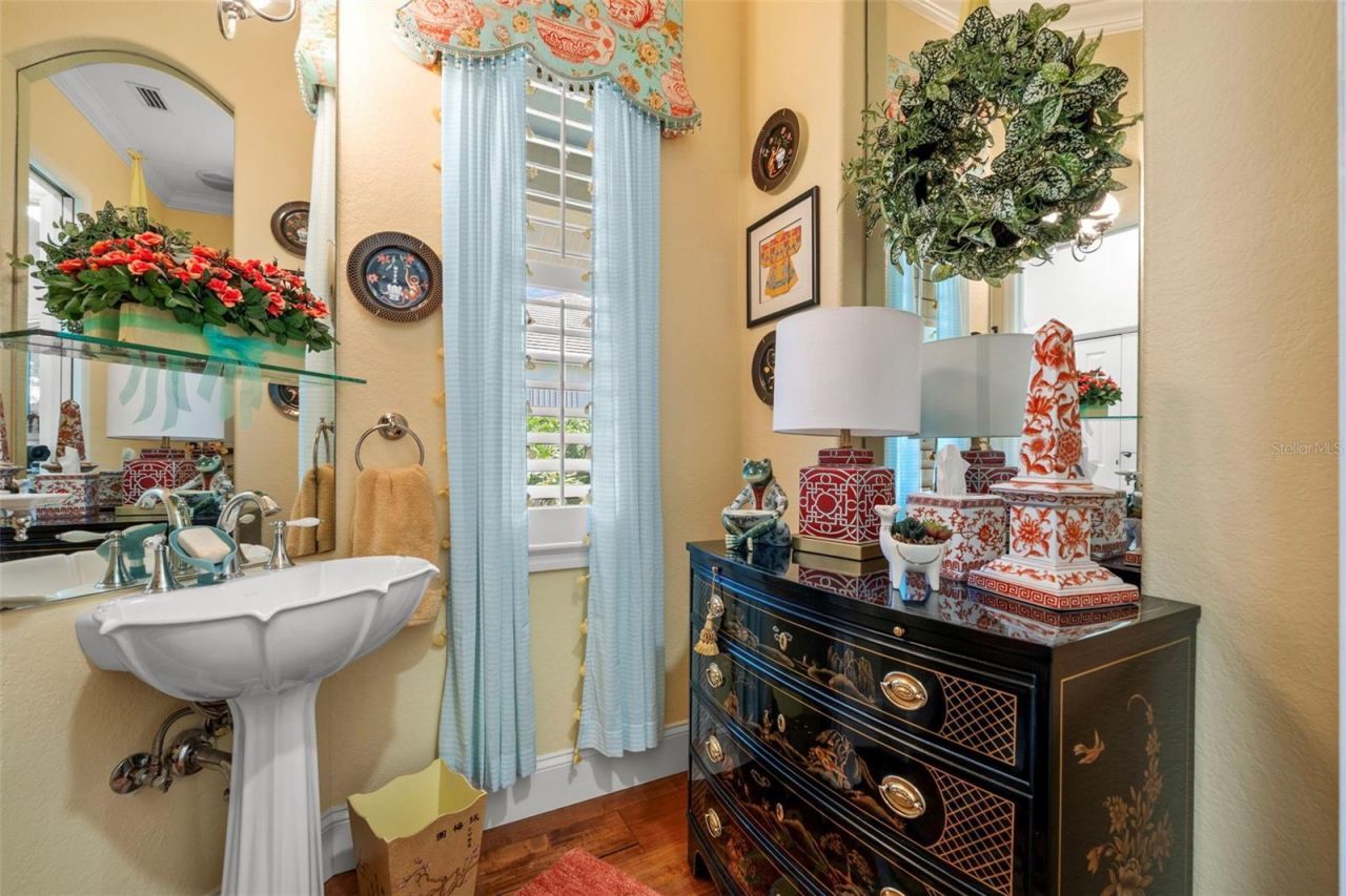 8152 Longbay Boulevard, Sarasota, FL 34243 Photo