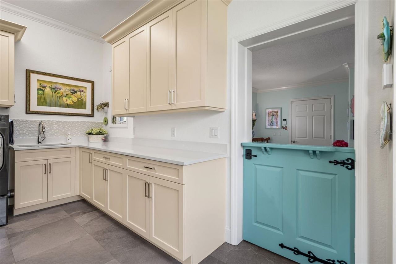 8152 Longbay Boulevard, Sarasota, FL 34243 Photo