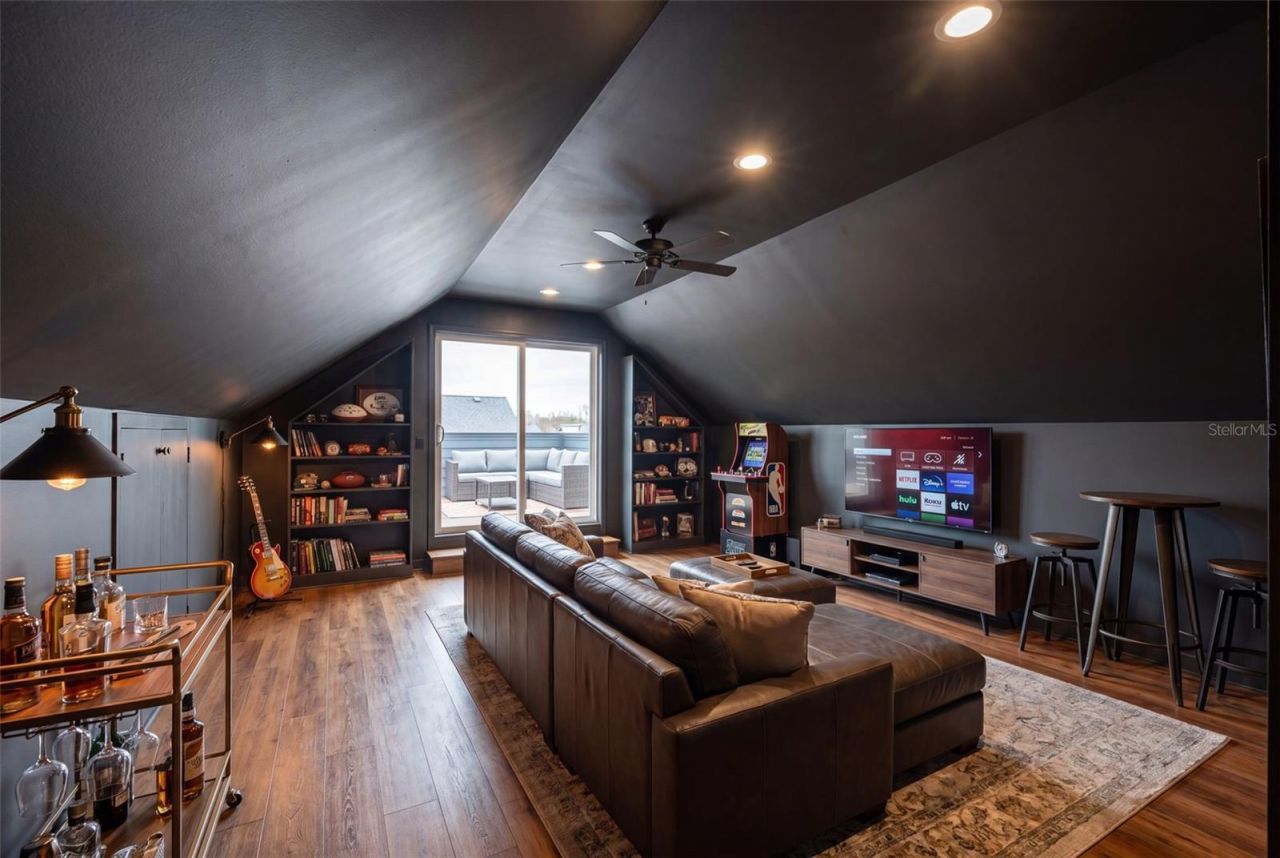 8152 Longbay Boulevard, Sarasota, FL 34243 Photo