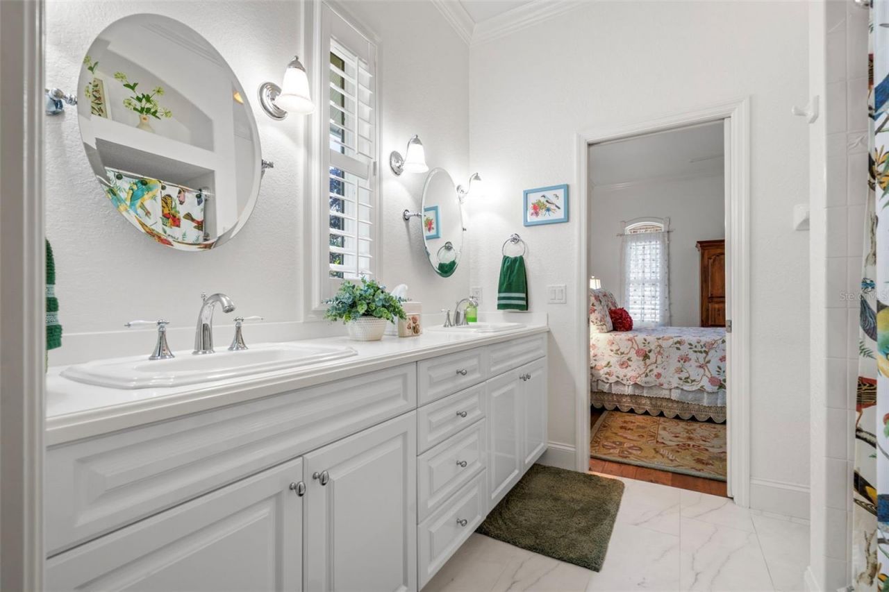8152 Longbay Boulevard, Sarasota, FL 34243 Photo