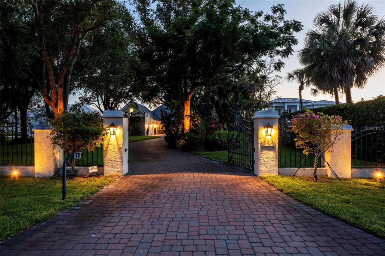 8152 Longbay Boulevard, Sarasota, FL 34243 Photo