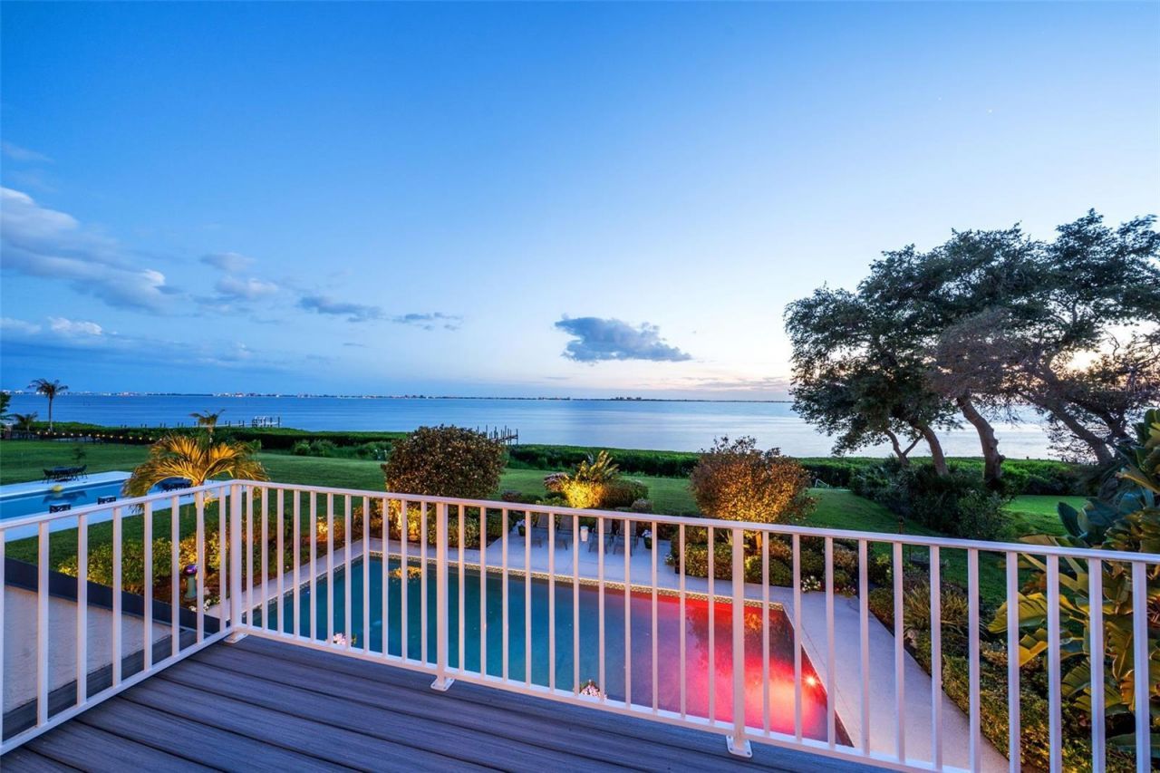 8152 Longbay Boulevard, Sarasota, FL 34243 Photo