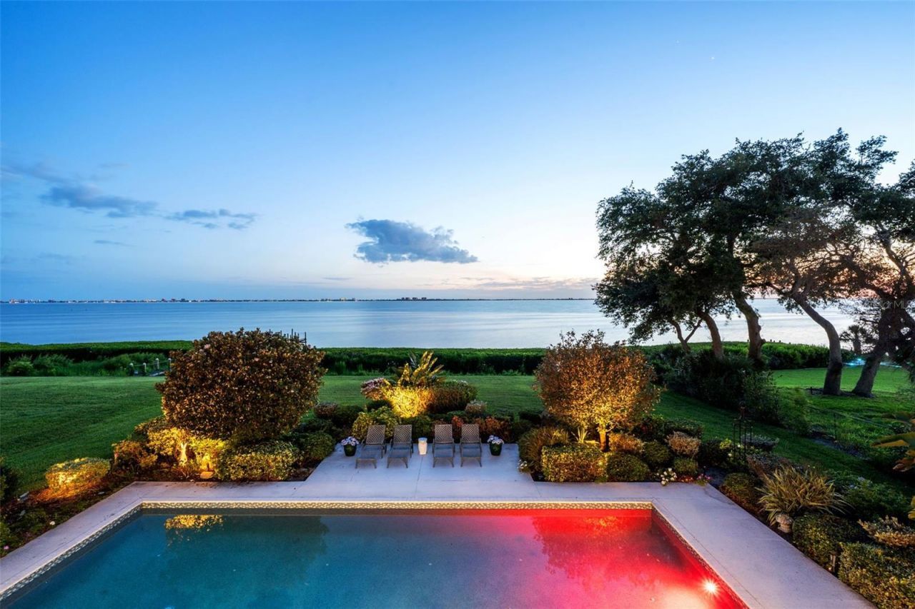 8152 Longbay Boulevard, Sarasota, FL 34243 Photo