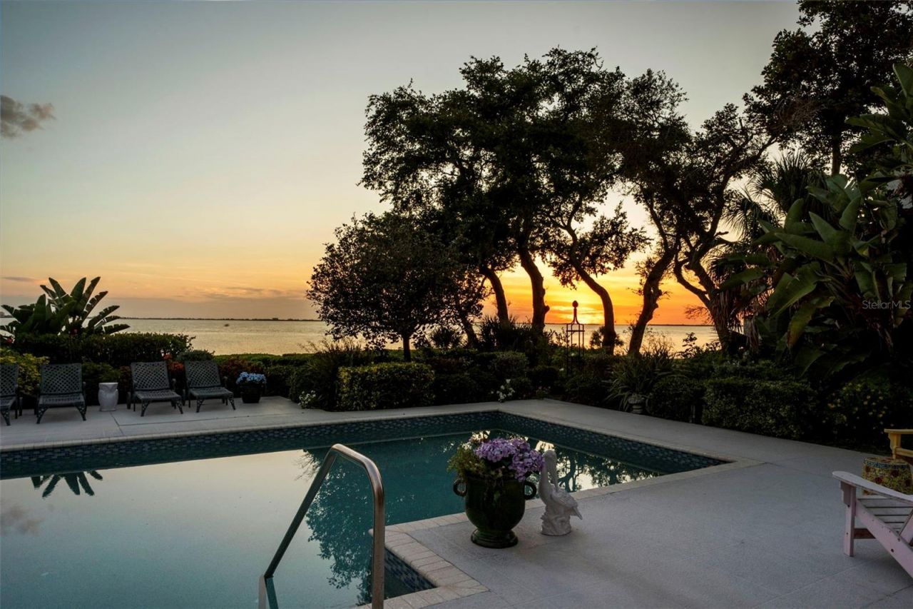 8152 Longbay Boulevard, Sarasota, FL 34243 Photo