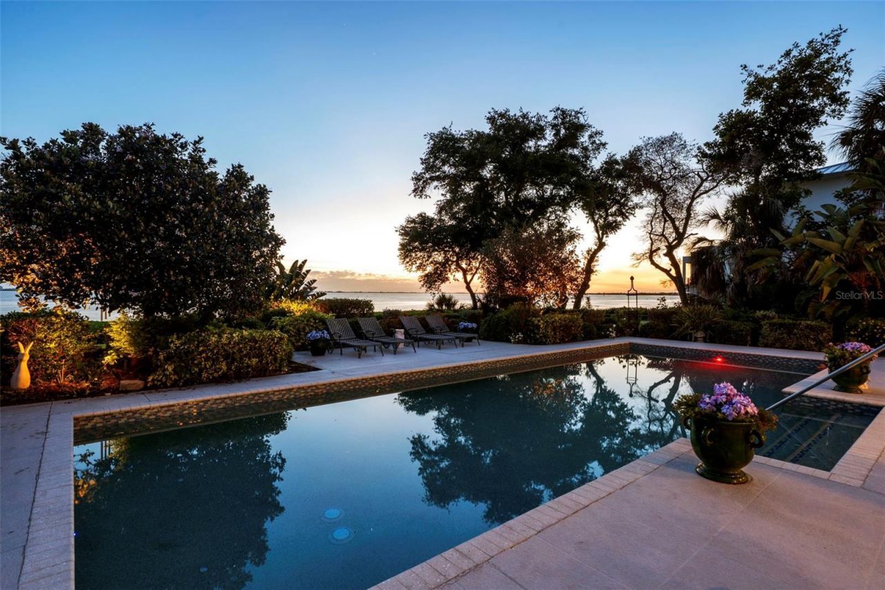 8152 Longbay Boulevard, Sarasota, FL 34243 Photo