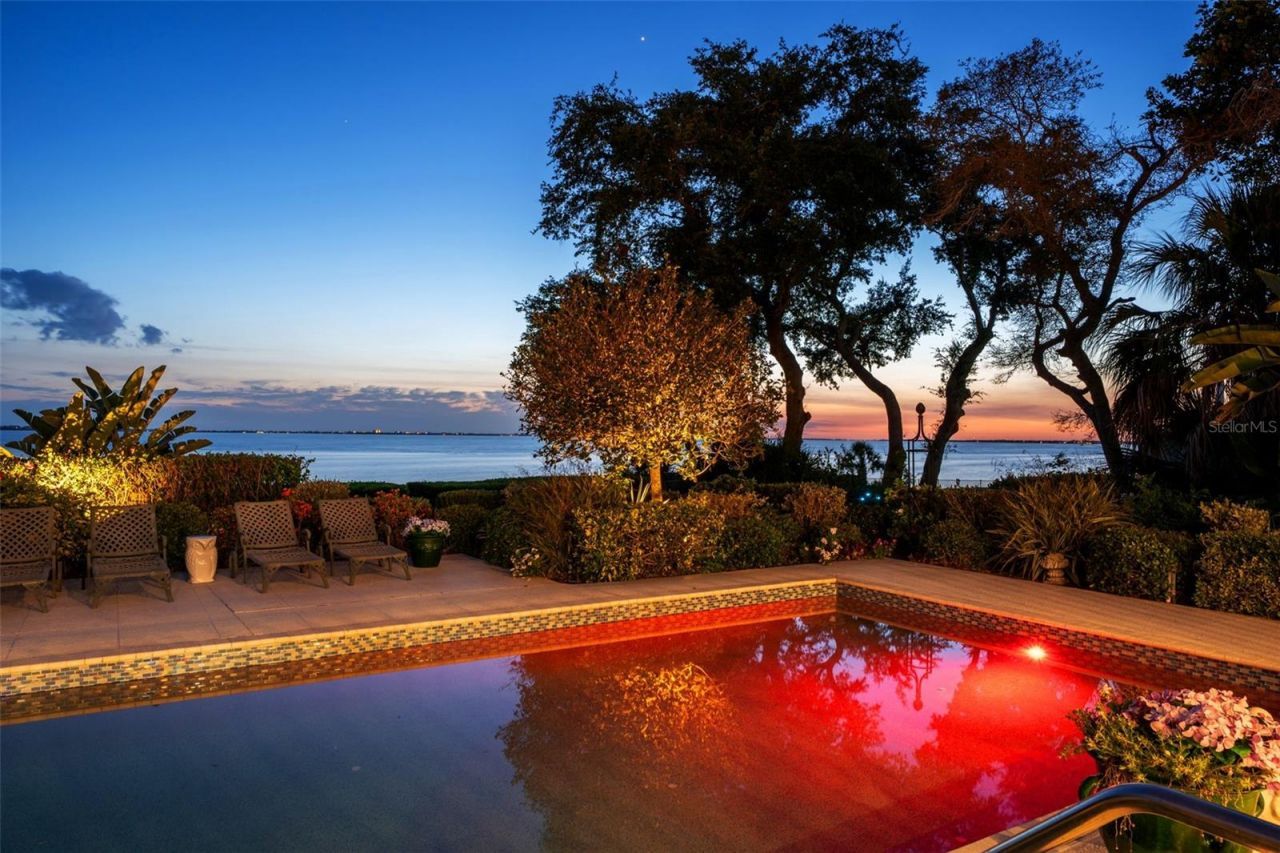 8152 Longbay Boulevard, Sarasota, FL 34243 Photo