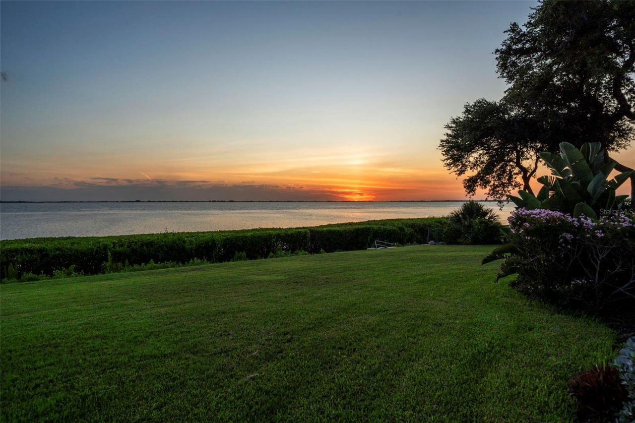 8152 Longbay Boulevard, Sarasota, FL 34243 Photo