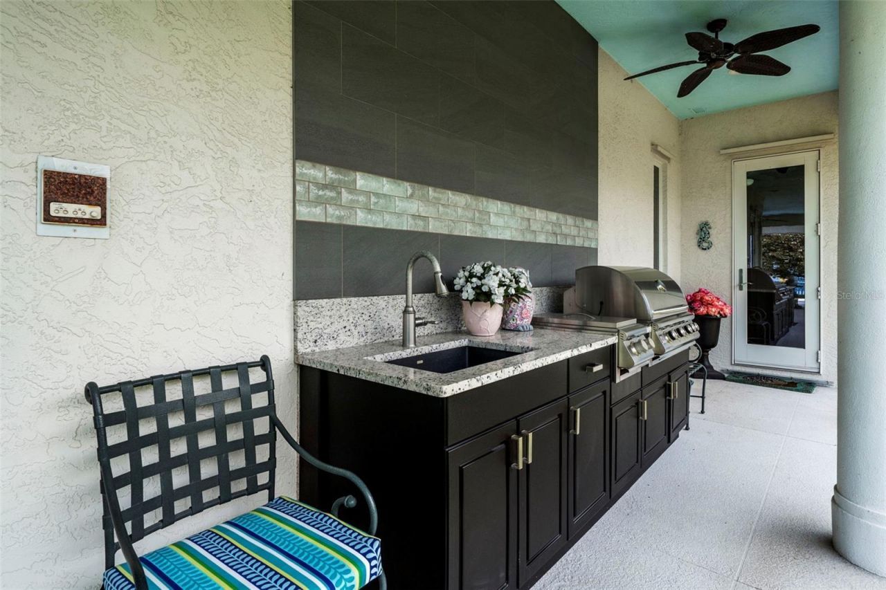 8152 Longbay Boulevard, Sarasota, FL 34243 Photo