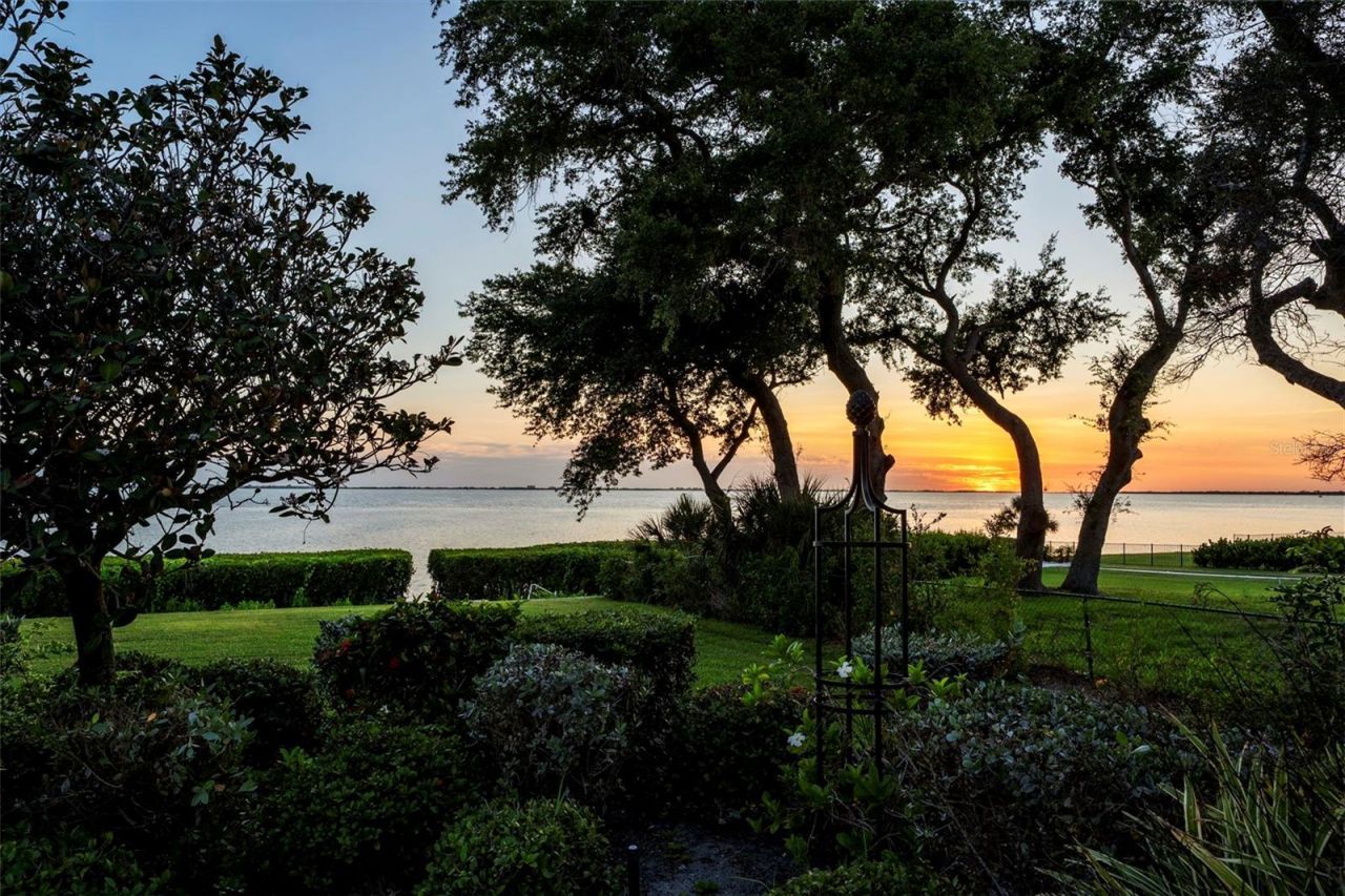 8152 Longbay Boulevard, Sarasota, FL 34243 Photo