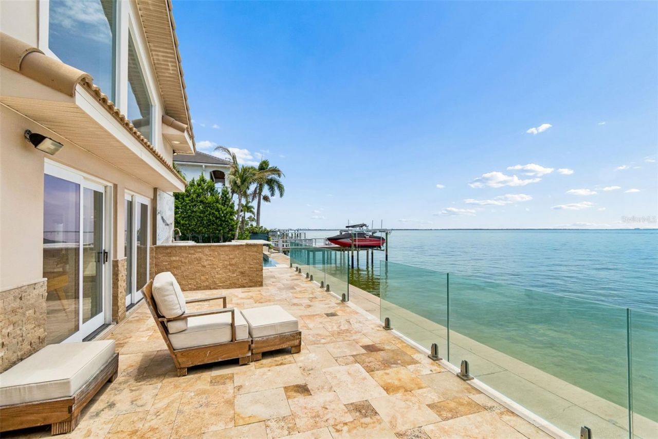 2038 Carolina Avenue Ne, Saint Petersburg, FL 33703 Photo