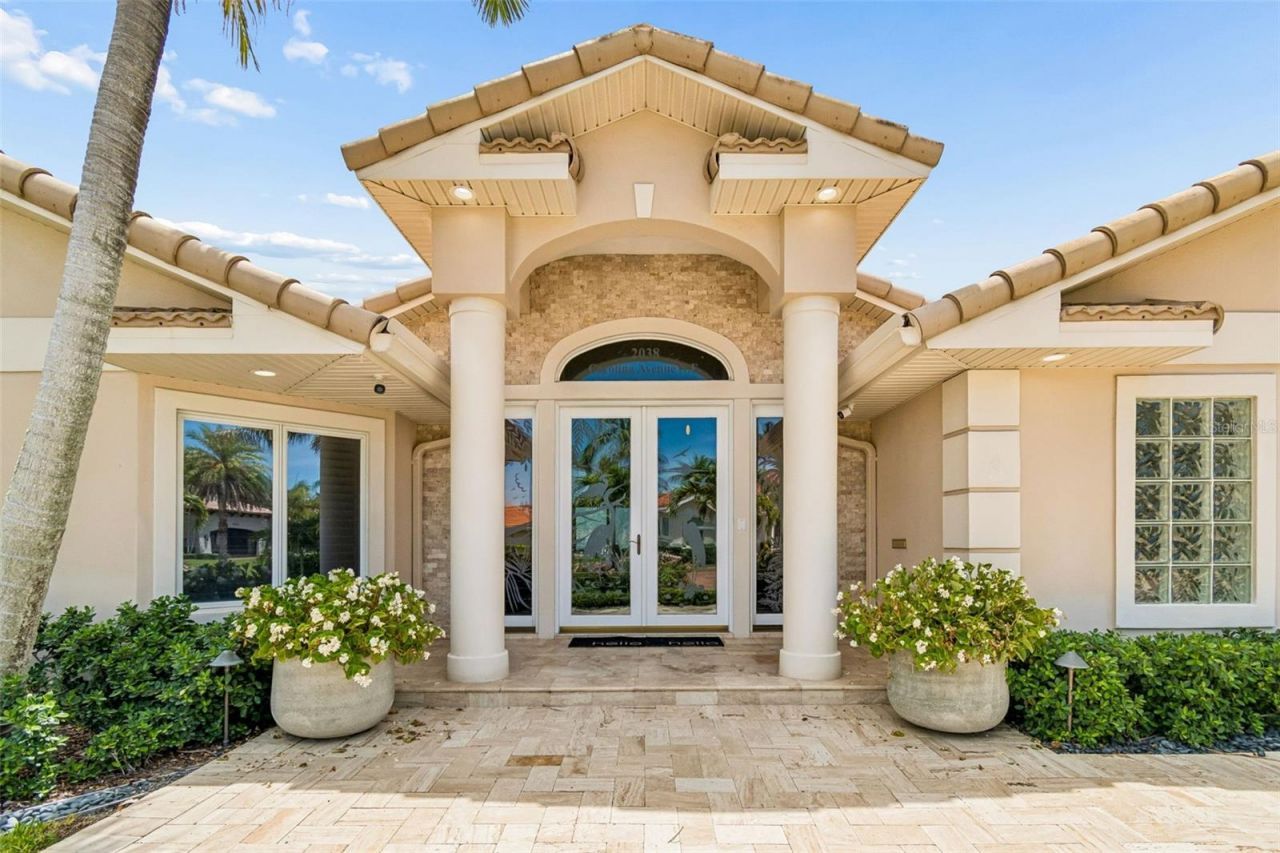 2038 Carolina Avenue Ne, Saint Petersburg, FL 33703 Photo