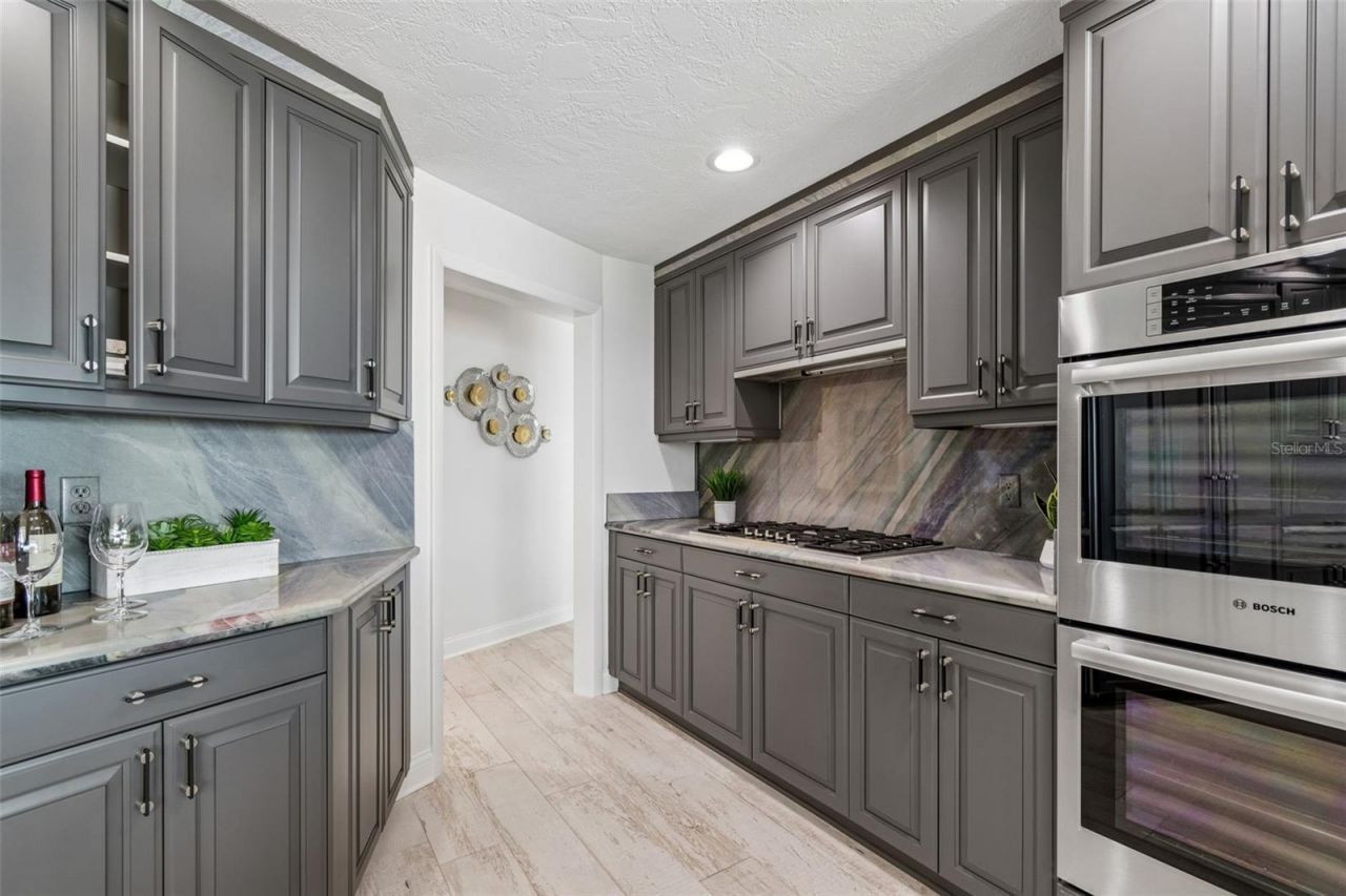 2038 Carolina Avenue Ne, Saint Petersburg, FL 33703 Photo