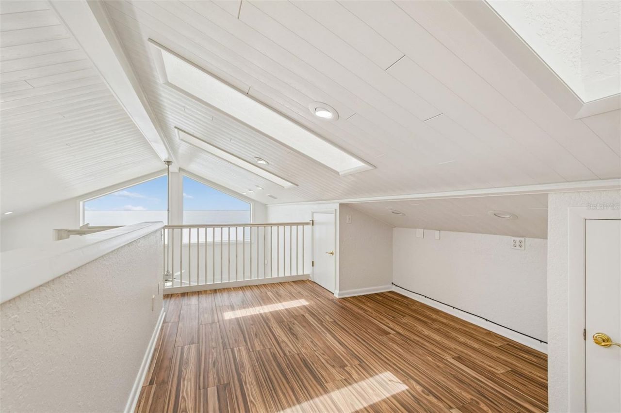 2038 Carolina Avenue Ne, Saint Petersburg, FL 33703 Photo