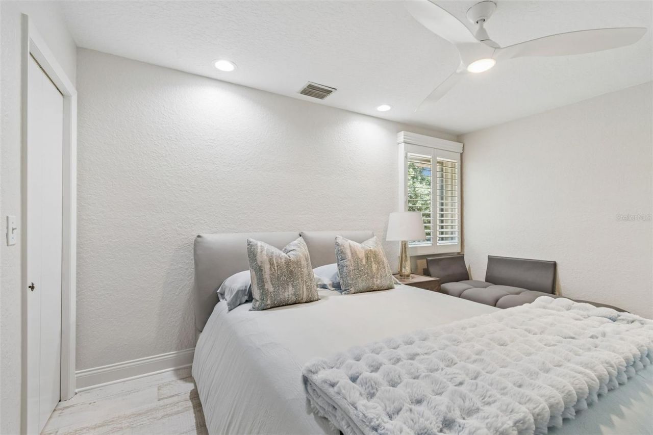 2038 Carolina Avenue Ne, Saint Petersburg, FL 33703 Photo