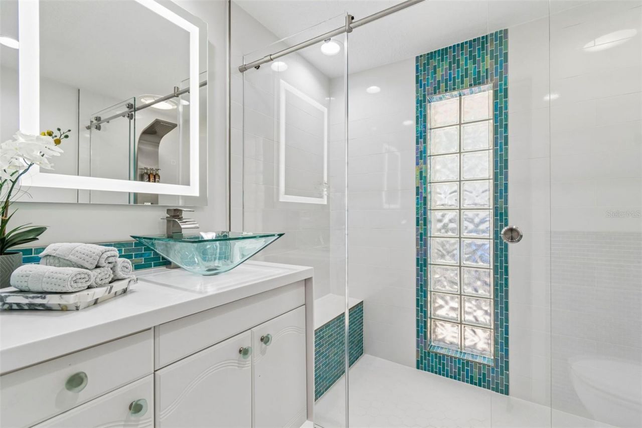 2038 Carolina Avenue Ne, Saint Petersburg, FL 33703 Photo
