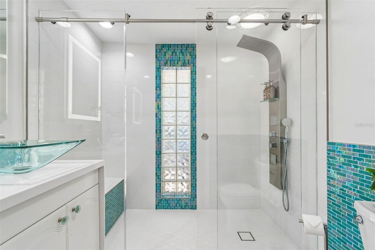 2038 Carolina Avenue Ne, Saint Petersburg, FL 33703 Photo