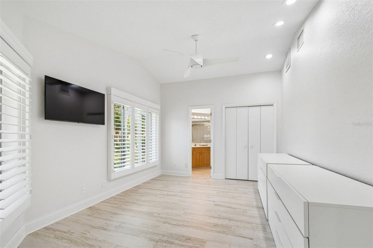 2038 Carolina Avenue Ne, Saint Petersburg, FL 33703 Photo