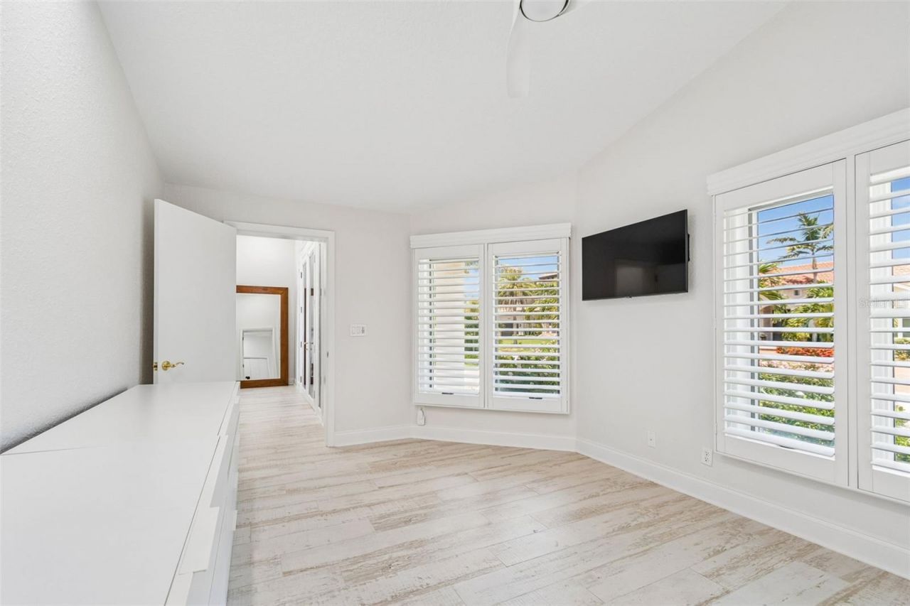 2038 Carolina Avenue Ne, Saint Petersburg, FL 33703 Photo