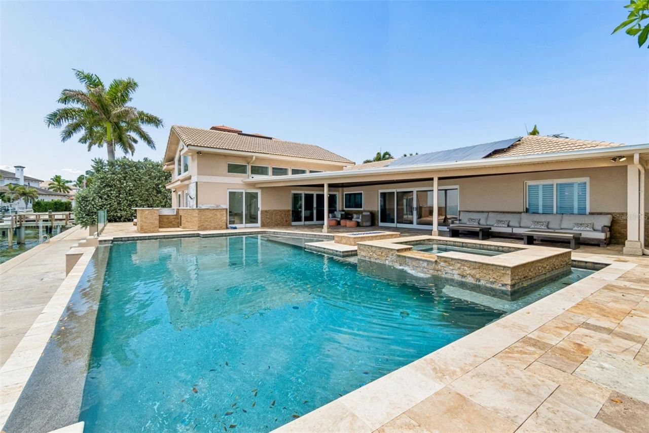 2038 Carolina Avenue Ne, Saint Petersburg, FL 33703 Photo