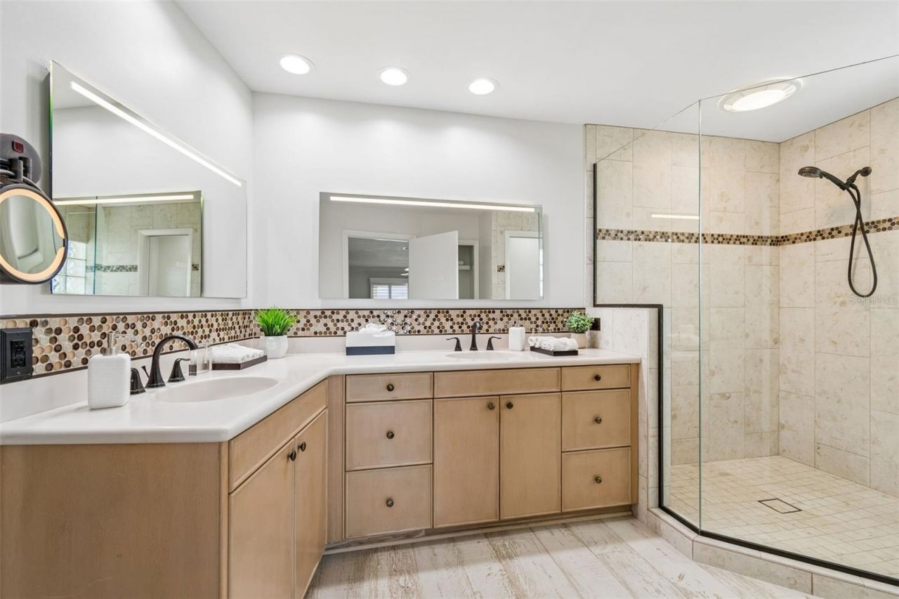 2038 Carolina Avenue Ne, Saint Petersburg, FL 33703 Photo