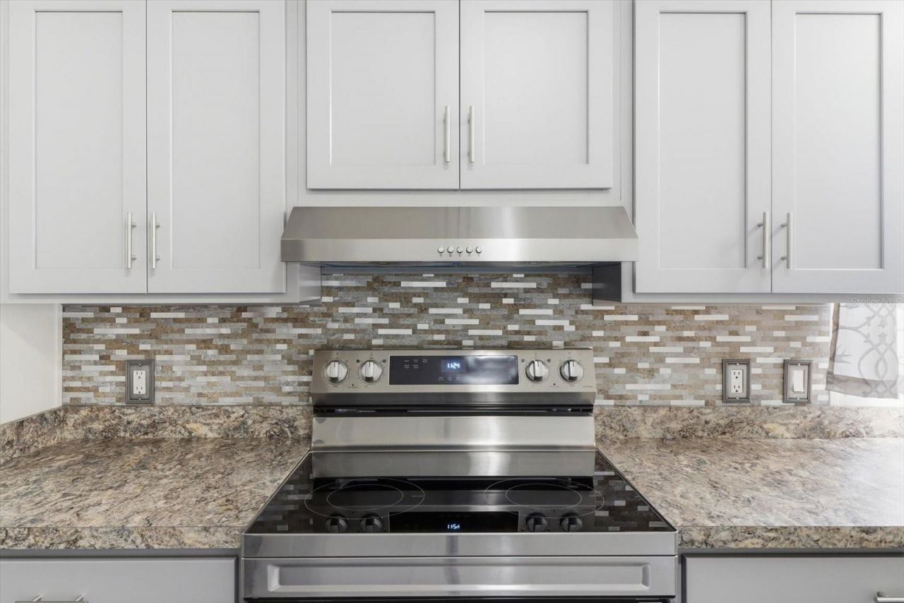 5716 S Greenfield Terrace , Homosassa, FL 34446 Photo