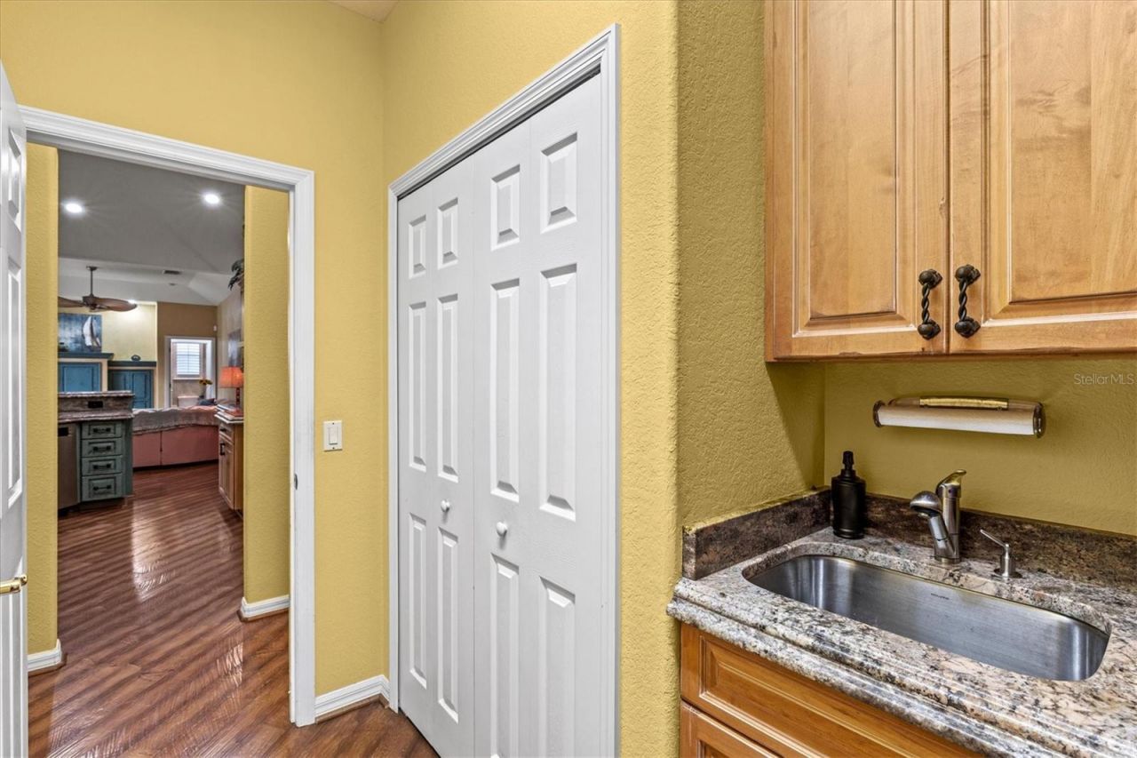 4860 Cedar Oak Way , Sarasota, FL 34233 Photo