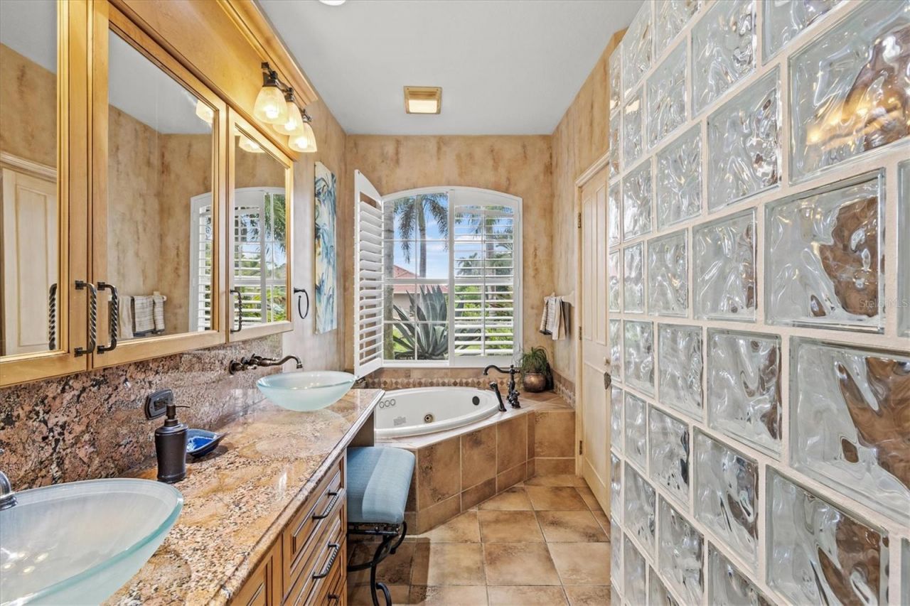 4860 Cedar Oak Way , Sarasota, FL 34233 Photo