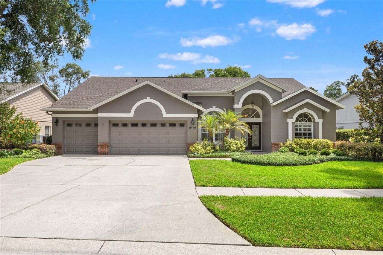 4315 Round Lake Court, Tampa, FL 33618 Main Photo