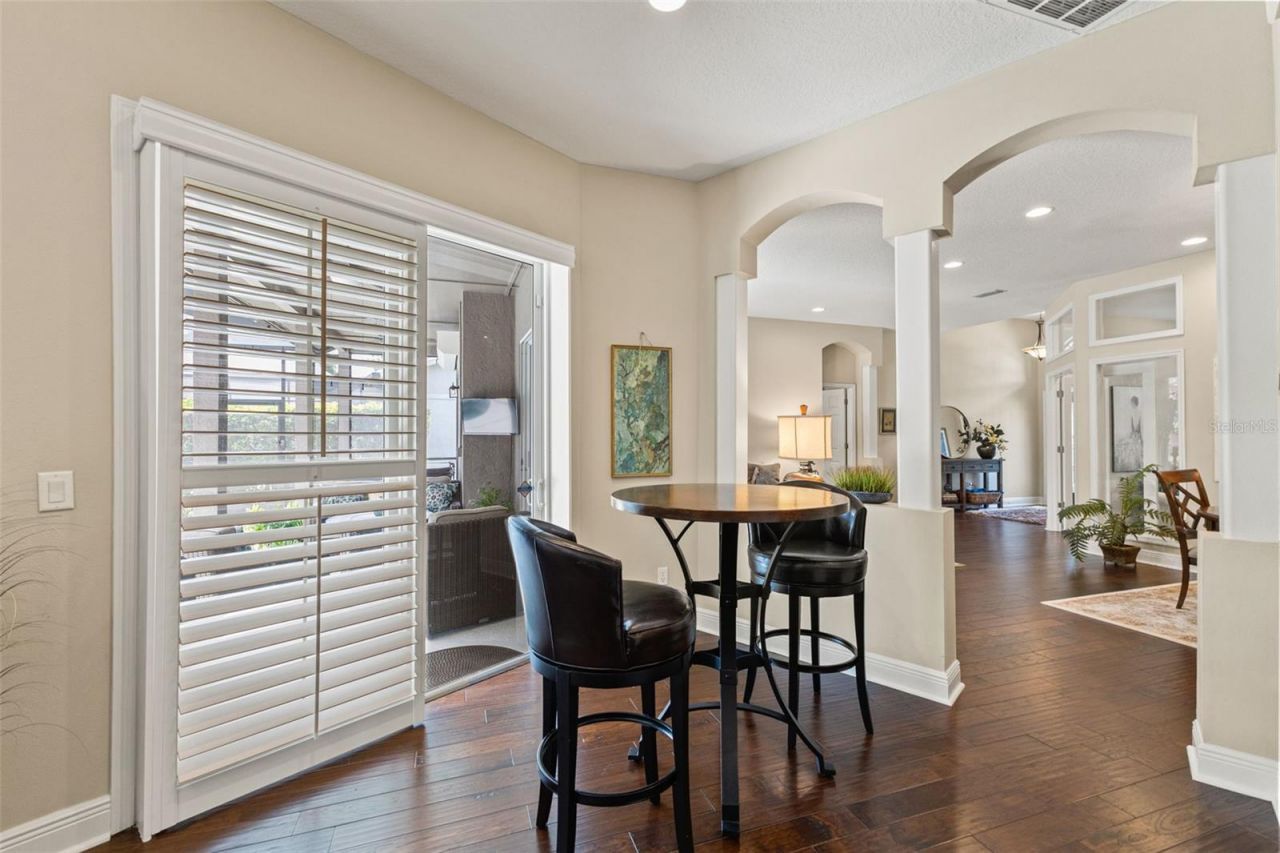4315 Round Lake Court, Tampa, FL 33618 Photo