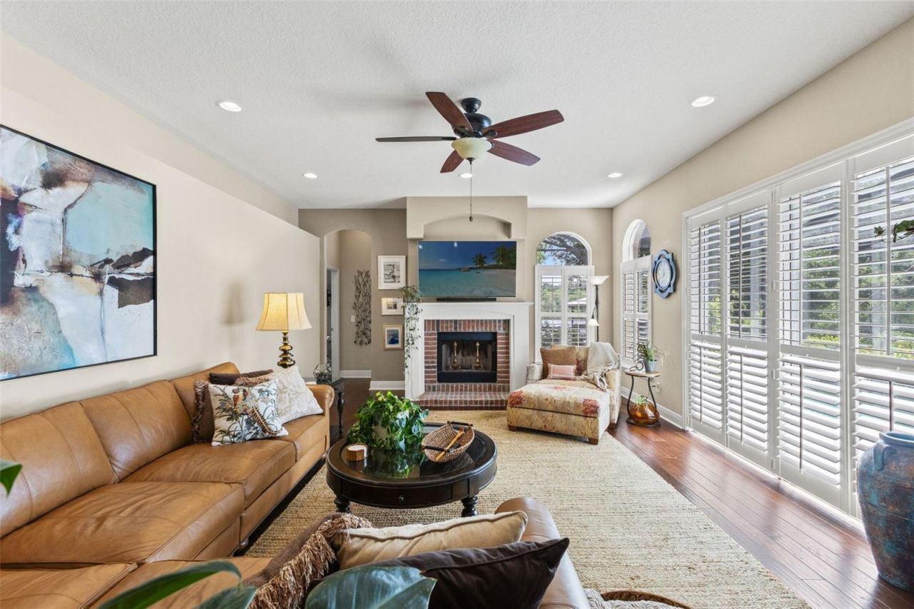 4315 Round Lake Court, Tampa, FL 33618 Photo