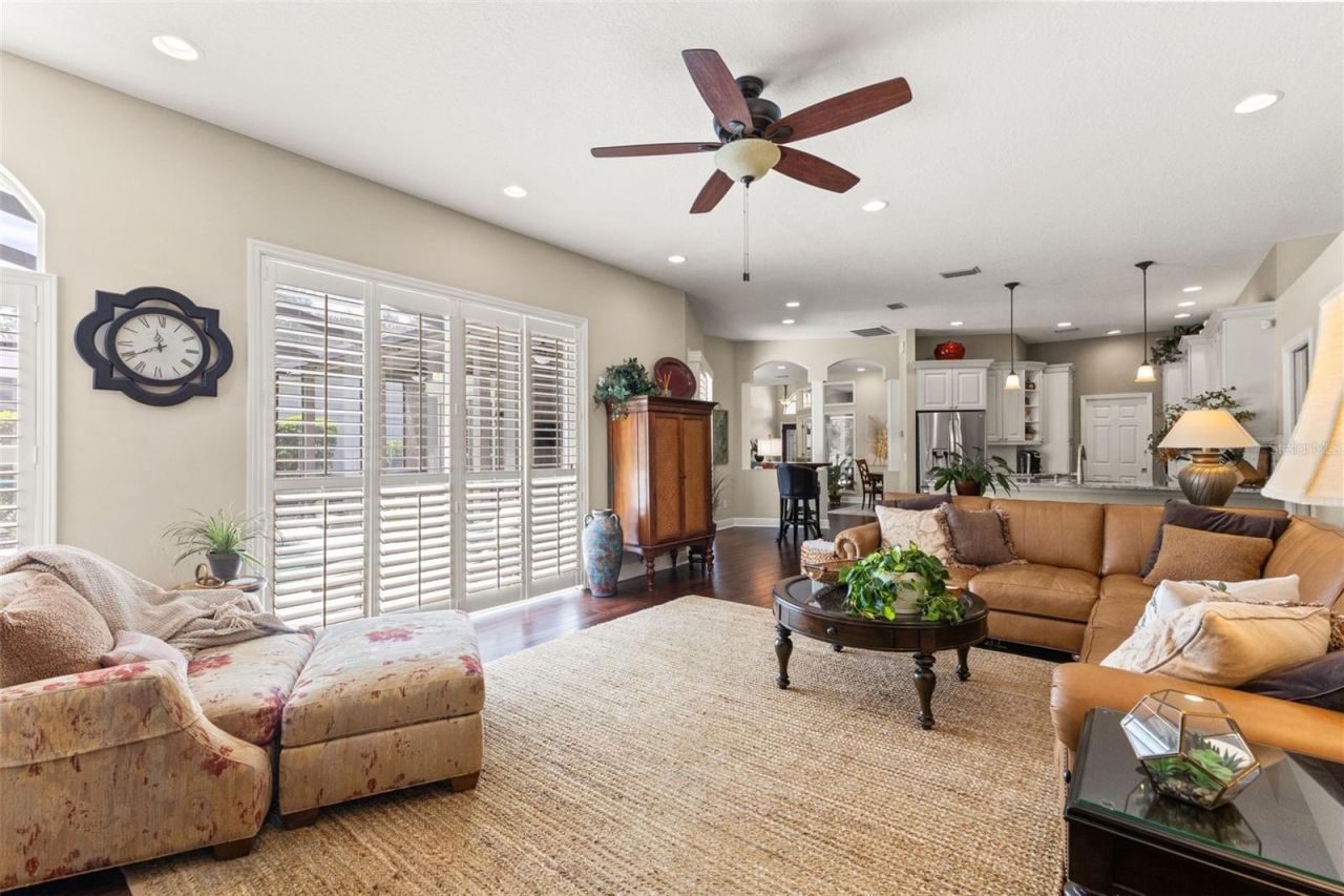 4315 Round Lake Court, Tampa, FL 33618 Photo