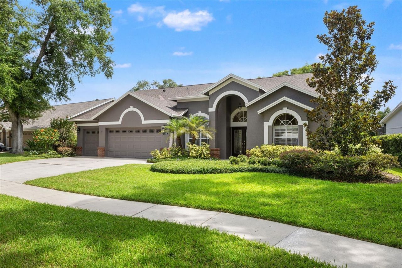 4315 Round Lake Court, Tampa, FL 33618 Photo