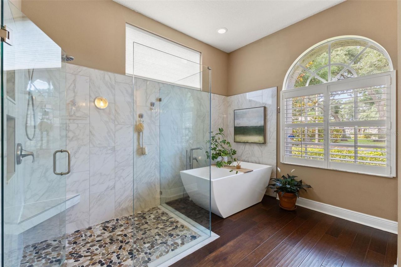 4315 Round Lake Court, Tampa, FL 33618 Photo