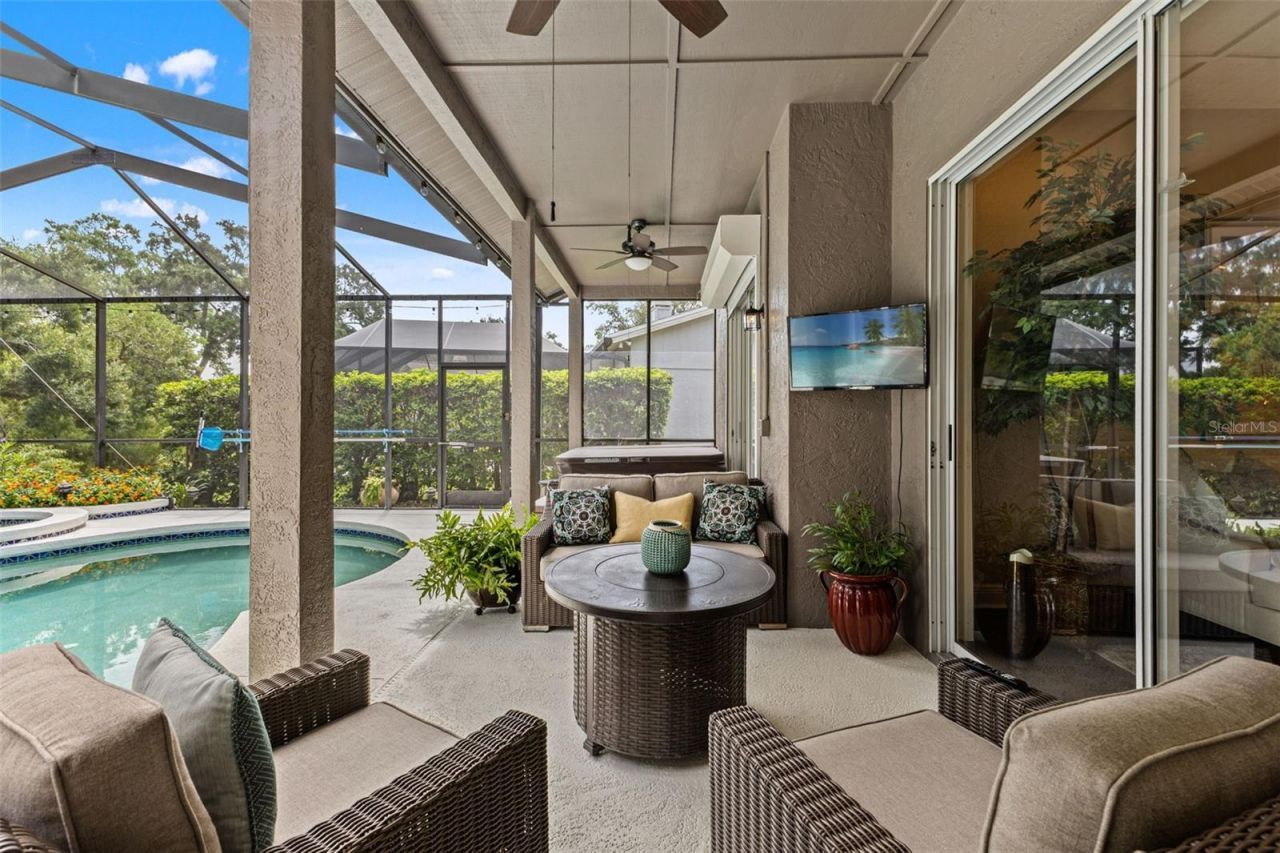 4315 Round Lake Court, Tampa, FL 33618 Photo