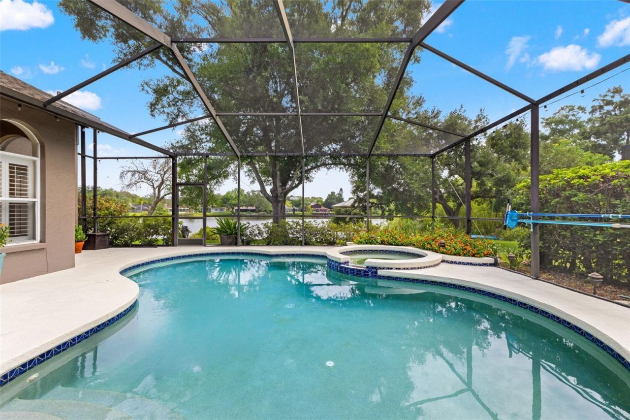 4315 Round Lake Court, Tampa, FL 33618 Photo
