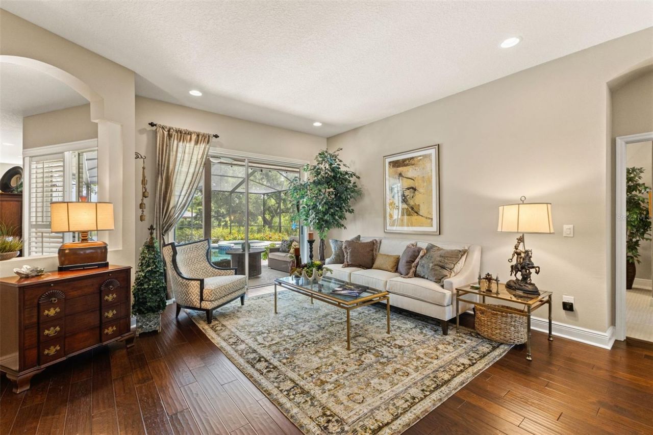 4315 Round Lake Court, Tampa, FL 33618 Photo