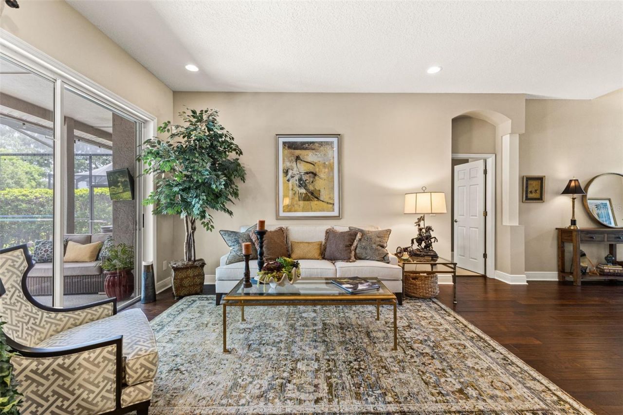 4315 Round Lake Court, Tampa, FL 33618 Photo