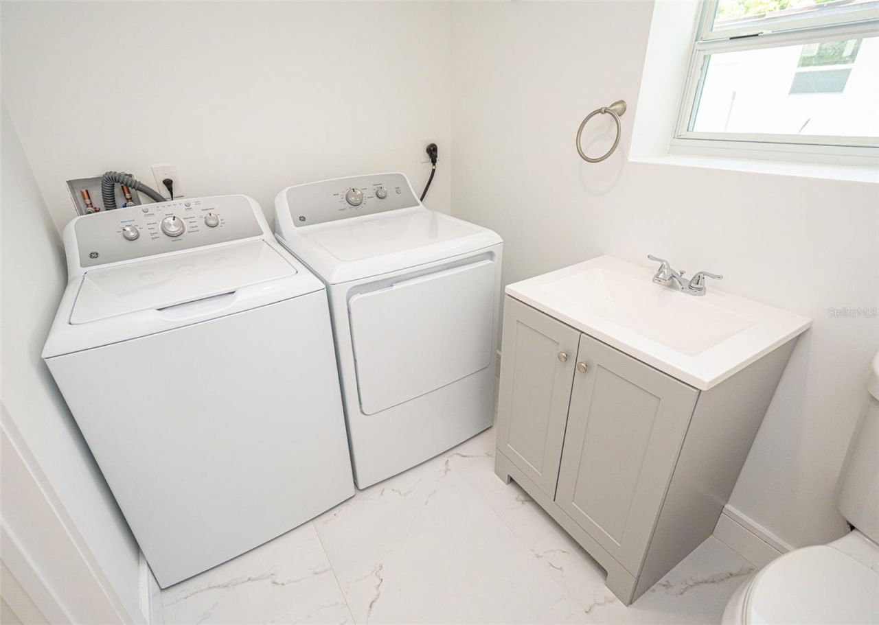 20720 NW 34 Avenue, Miami Gardens, FL 33056 Photo