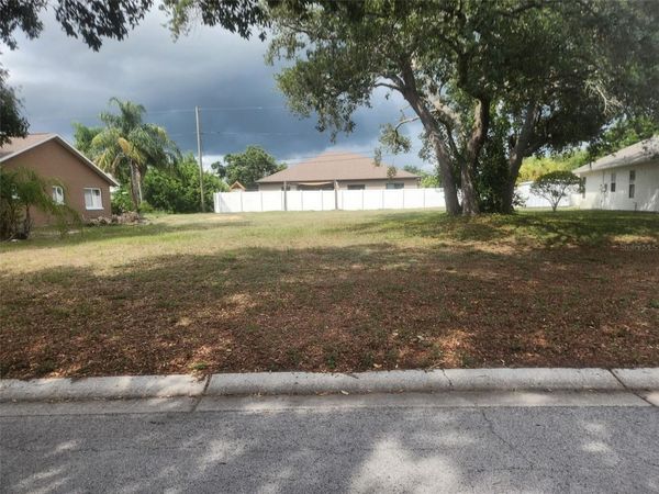 KENNETH WAY , TARPON SPRINGS, FL 34689