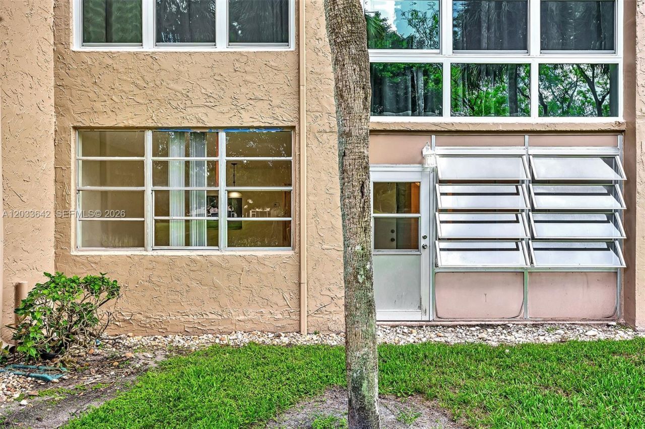 9410 Tangerine Pl , Unit 105, Davie, FL 33324 Photo