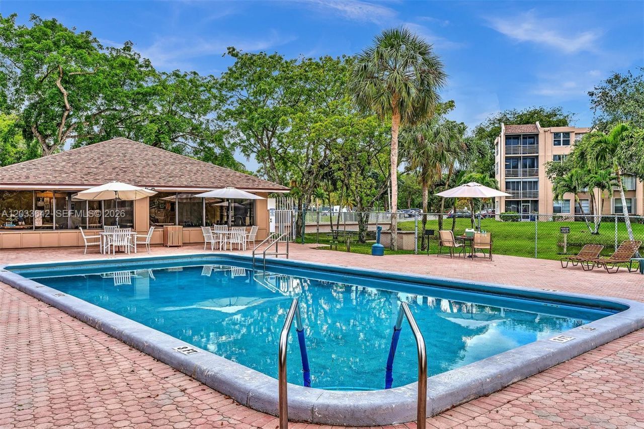 9410 Tangerine Pl , Unit 105, Davie, FL 33324 Photo