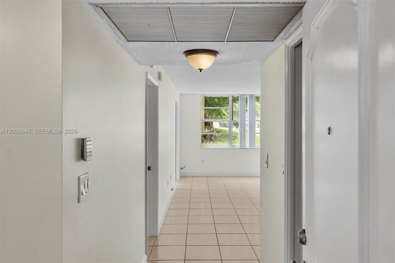 9410 Tangerine Pl , Unit 105, Davie, FL 33324 Photo