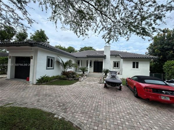 12885 SW 77 AVE , Pinecrest, FL 33156